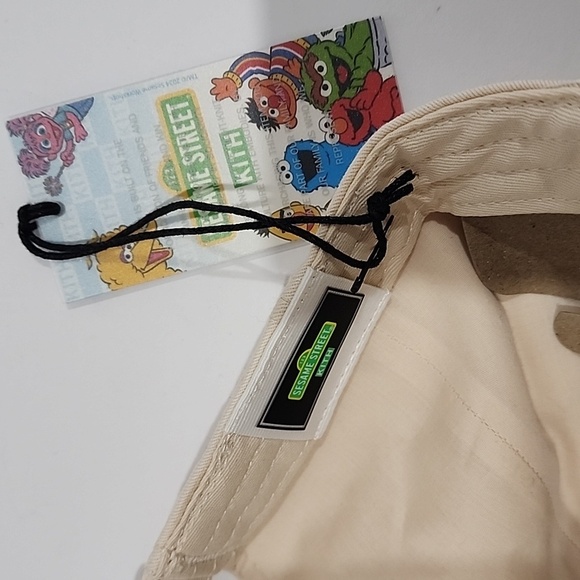 Kith x Sesame Street Aaron Dad Hat - Picture 4 of 8